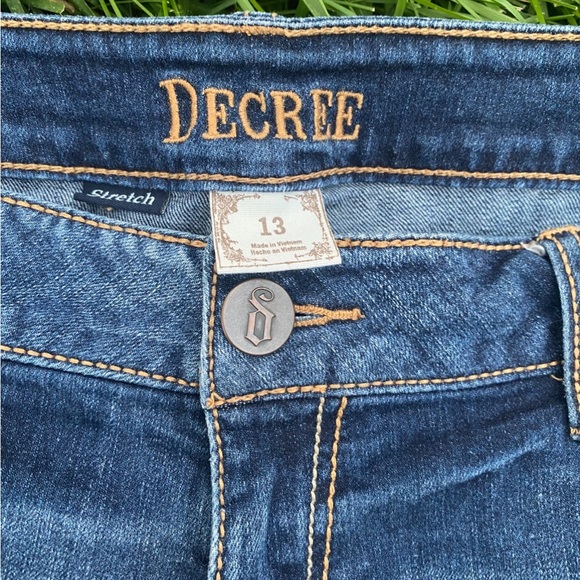 Decree Women's Dark Blue Jean Shorts - Picture 2 of 3